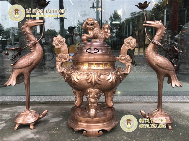 Bộ tam sự đỉnh đồng đỏ khảm 5 chữ vàng