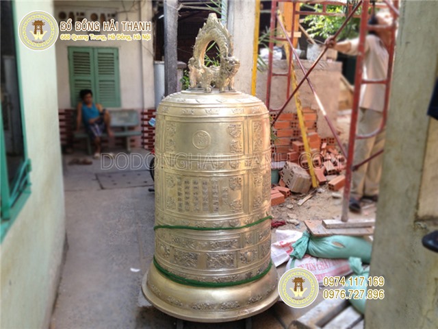 Đúc chuông đồng cho chùa